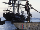 fillon-jack-navire-noyer-sparrow-caraibecap-eau-capitaine-bateau-coule-mer-lr-naufrage-pirate
