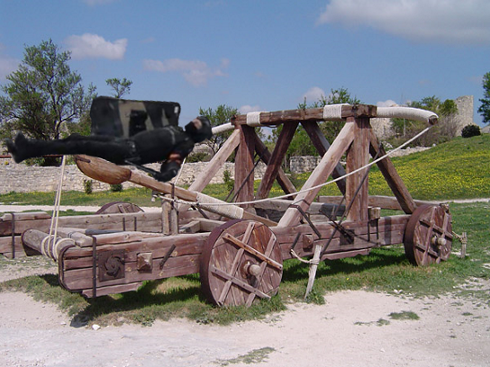 trebuchet flic risitas catapulte bac crs