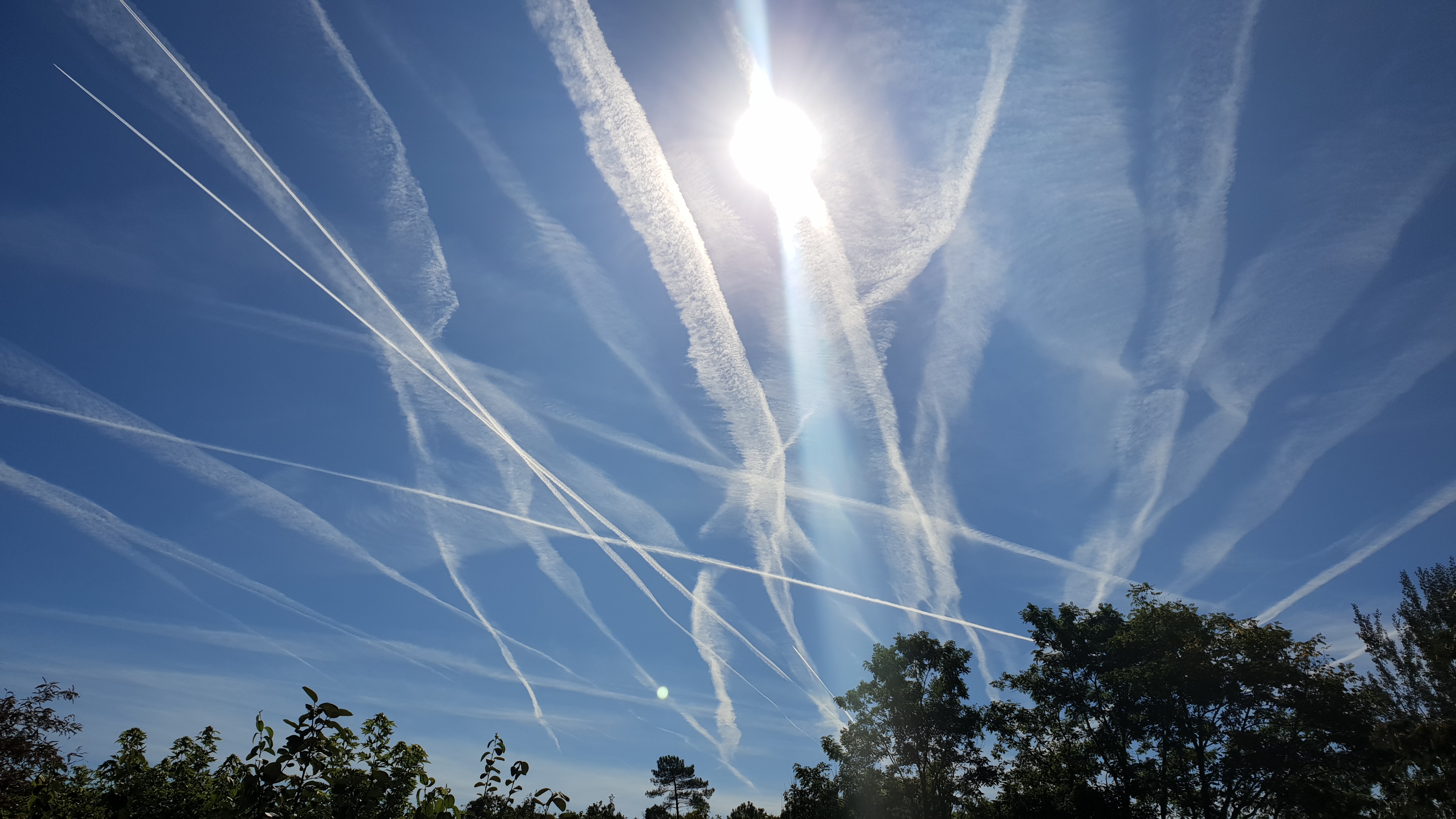 avion chemtrail ciel risitas