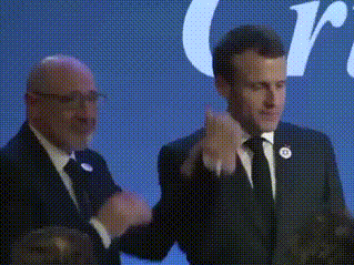 bras soumission lobby main juif anime gif poigne macron bolosse victime victoire leve khalifat crif