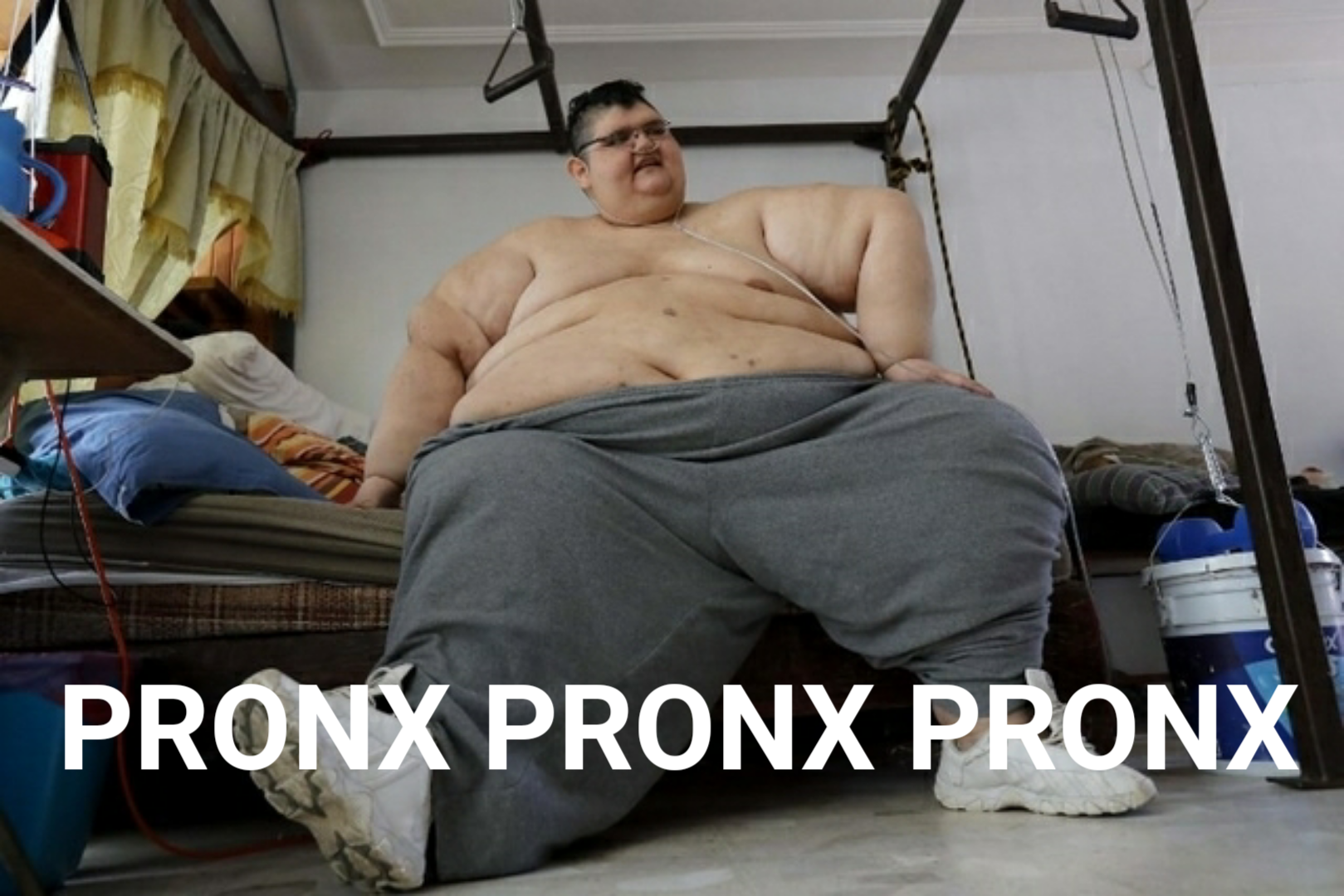 Sticker pucix pronx obese risitas par Asphalt