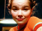 bjork-mean-sourcils-i-eyes-other-yeux-you-regard-hausse-fille-know-what-islande-gif