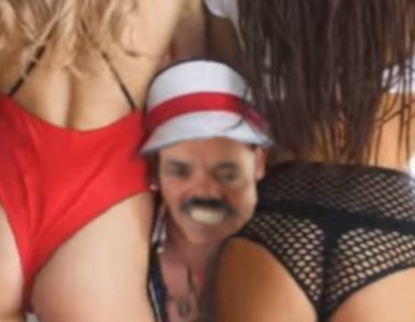 1010 fille bg cul risitas