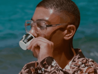 gif maes tasse drink