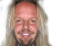 muse other la monstre motley glam horreur metal vince faille crue rock miroir neil terreur zoom