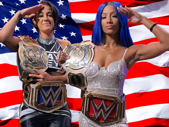 sasha catch militaire americain drapeau banks wwe usa risitas salut etats america team bayley unis