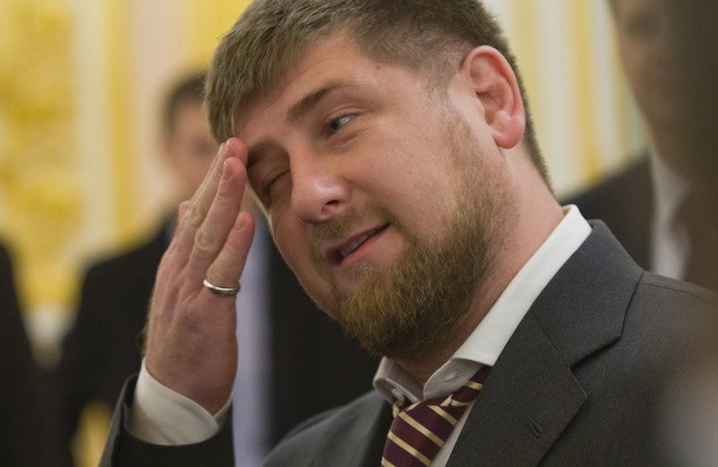 connard dessus issou tchetchene islam gros risitas enculer te gay fdp pd tueur ibra juif assassin daesh battard pisses ta refoule je merde eussou mere killer jesus de lard