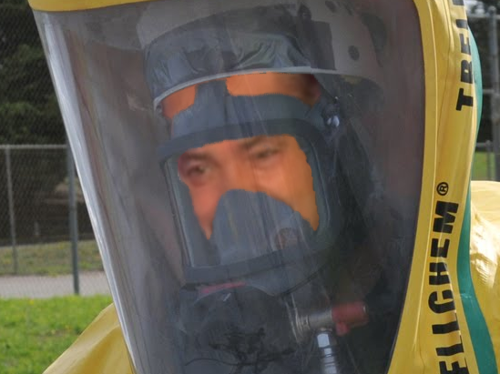 combinaison hazmat risitas alerte