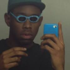 noir-other-lunettes-selfie