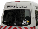 balaied-cyclisme-balai-france-voiture-jvc-de-tdf-aru-tour-velo