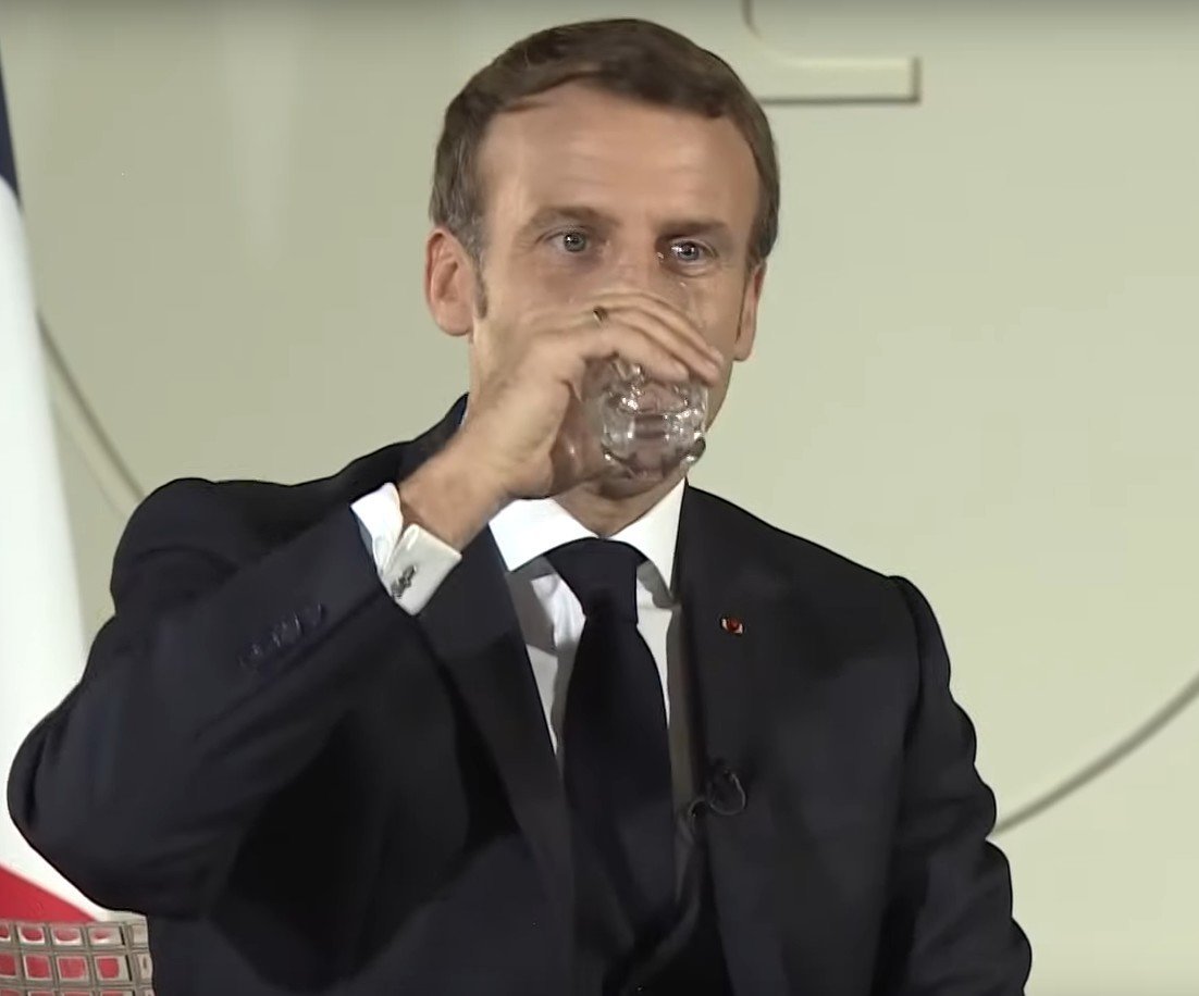 boit politic drink macron