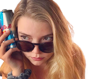 red canette taylor joy bull blonde lunettes anya redbull