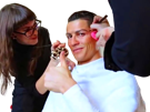 pouce-sourire-maquillage-daccord-ok-other-ronaldo-content-maquiller