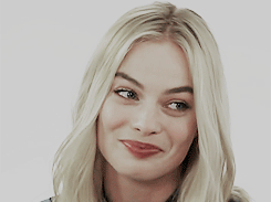 rire robbie margot gif