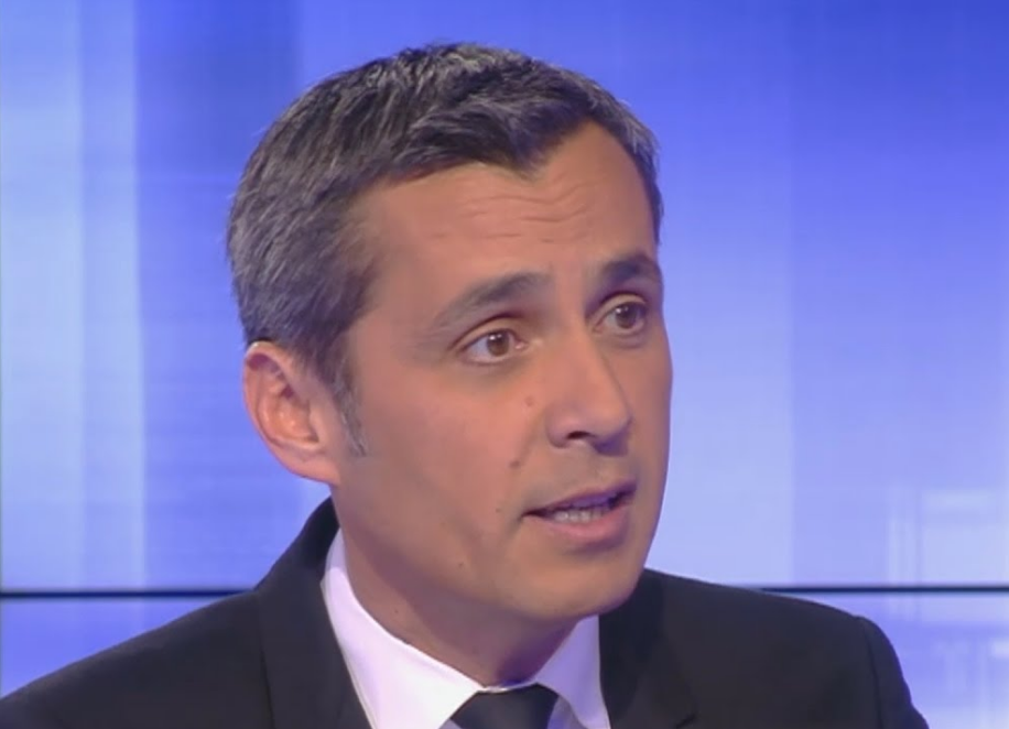 pesquet risitas asselineau doigt