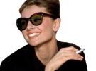 audrey-other-lunettes-actrice-sourire-cigarette-holly-golighty-hepburn