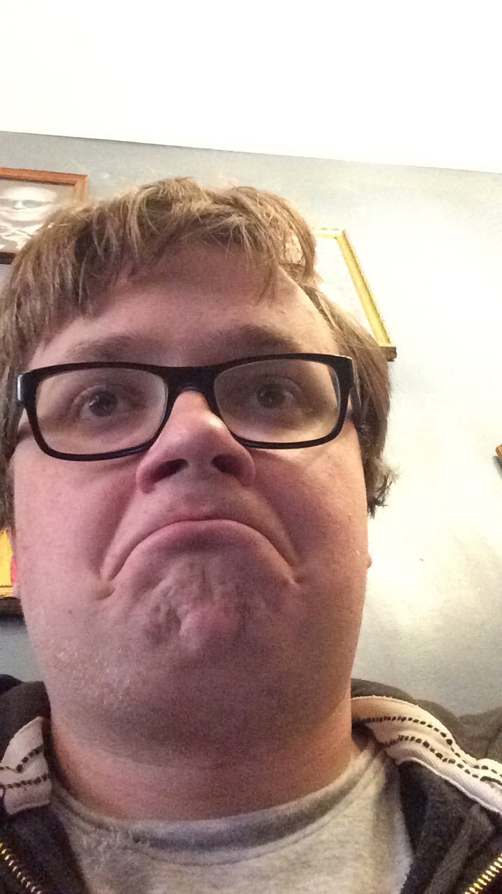 bouche risitas feldup triste