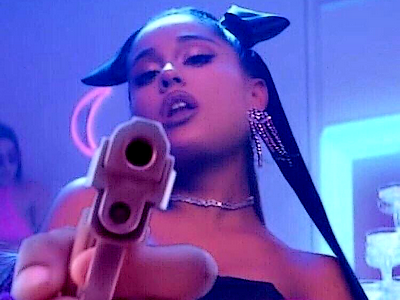 grande risitas ariana pistolet fp