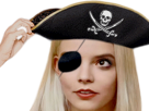 taylor-pirate-anya-joy-hook-crochet-pirates-capitaine-blonde
