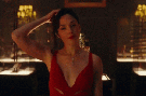 woman-sexy-femme-gadot-other-wonder-actrice-gal-red-netflix-notice