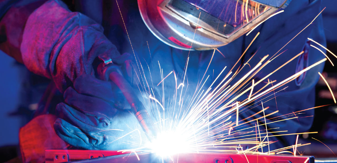 usinage fraisage mecanique tournage copeau inox acier soudeur usine travaille travail travailleur issoude matiere