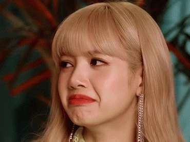lisa blackpink kpop gif pleure
