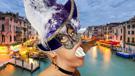 1010-italie-venise-carnaval-glace-mange-blonde-gourmande-masque-fete-milf-culture-touriste