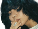 fille-coreenne-japonaise-aesthetic-mignonne-cute-kawai-fume-fumee-smoke-cigarette-vintage-90s-retro