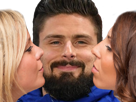 giroud-groupies-femmes-embrasse-bisou-amour-chanceux-chad-olivier-other-chelsea-sourire