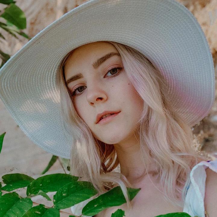 eva elfie porstar fille