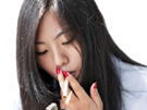 asiatique-smoke-cigarette-briquet-flamme-fume