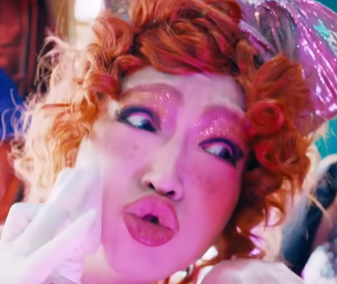 grognasse japonais rouge_a_levres superficielle femme