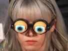 mayu-iwatani-stardom-joshi-catch-79-icon-ace-lunettes-gros-yeux