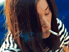 jeon-jong-seo-coreenne-actrice-fume-smoke-cigarette-briquet-fumee-gif