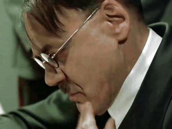 hitler choc choque degoute degout lunettes tremble enleve chute film malaise genant decu gif anime