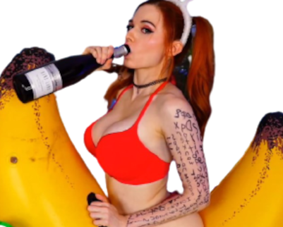 amouranth bouteille banane zoom