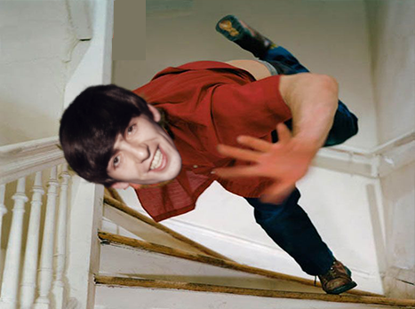 other beatles george harrison tombe escalier glisse enorme glissade derapage sourire