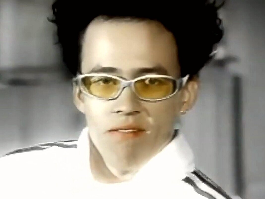 bomfunk mc hip hop break dance microphone playstation controler manette survetement lunette