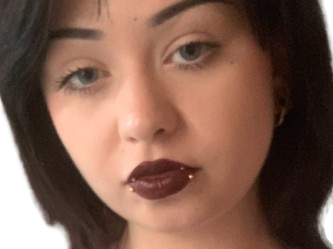 gothique emo chouffine suicidaire fille meuf woke lesbienne kheyette