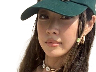 tchaeyhan modele coreenne belle regard casquette