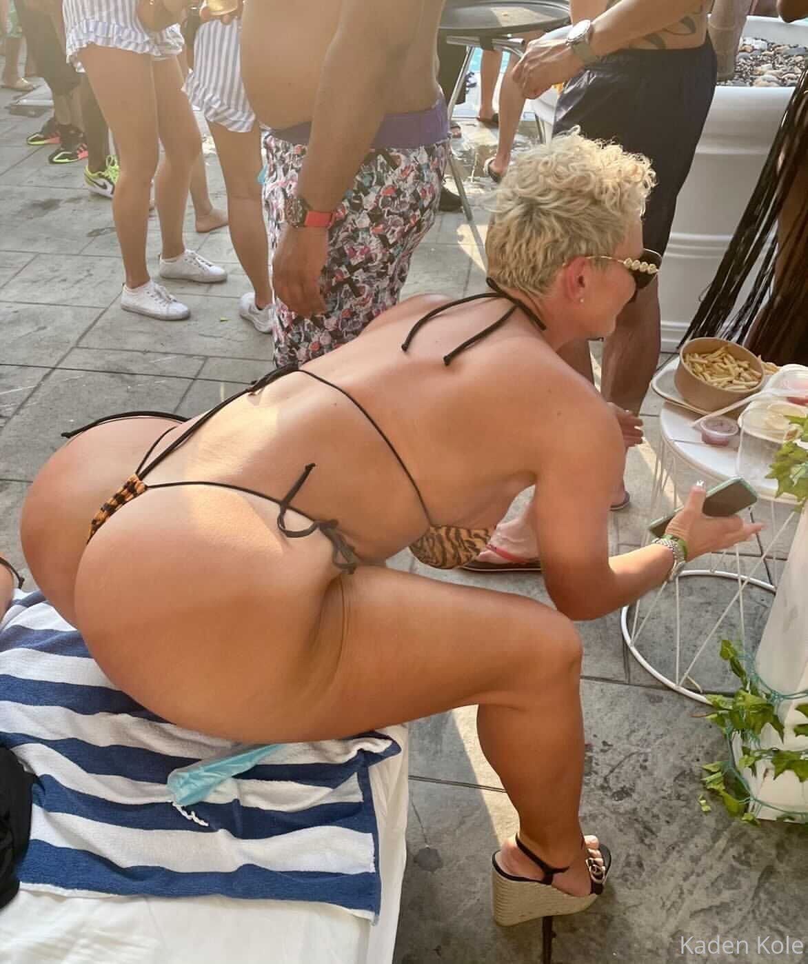 femme meuf fille chubby bbw blonde