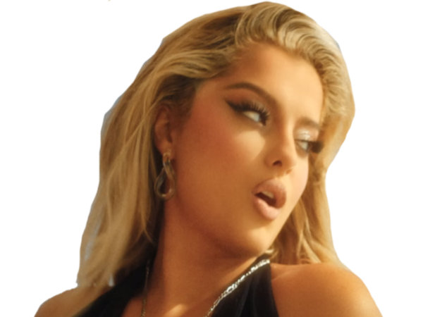 bebe rexha bonne genereuse sexy forme equipement jolie femme fille mignonne missile bronze blonde