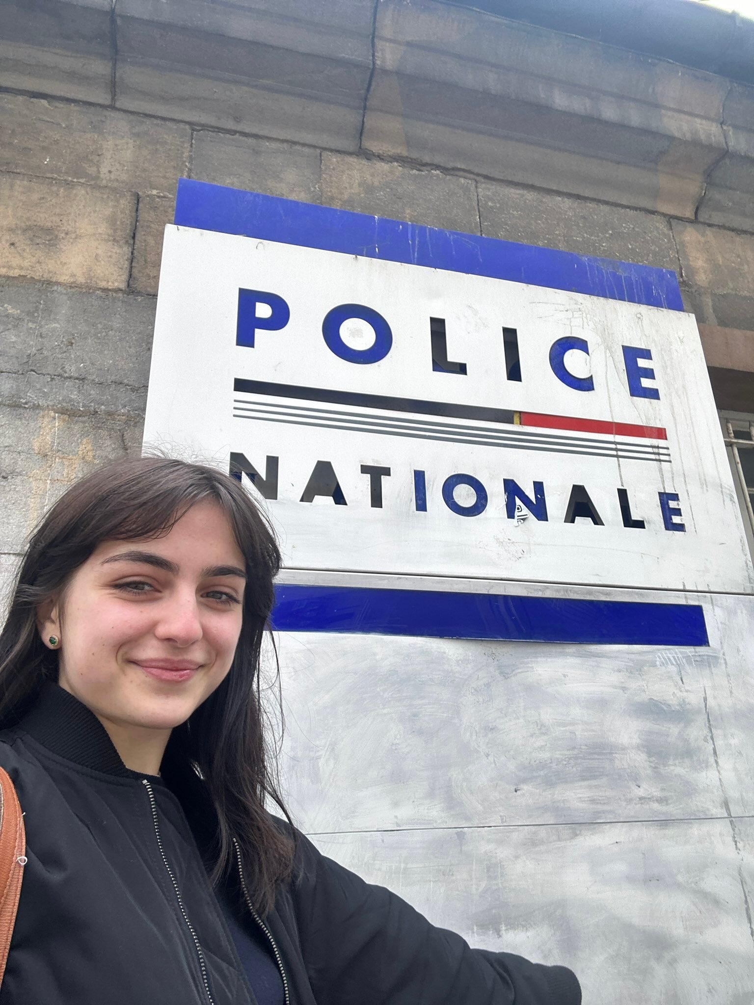 anne vignot eelv besancon collectif nemesis liberezyona yona migrant violeur etranger dehors immigration pancarte