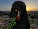 anya-taylor-joy-palestine-gaza-palestinienne-moyen-orient-ww3-hamas-tsahal-2024-niqab-voile-integral