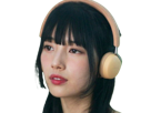 bae-suzy-coreenne-actrice-casque-audio-musique