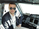 bardella-avion-remigration-air-france-lunettes-pilote-cockpit-9320-rn-aviateur-aviator-template