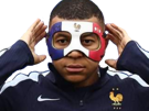 kylian-mbappe-euro-2024-france-masque-francais-mains-levees-zoom