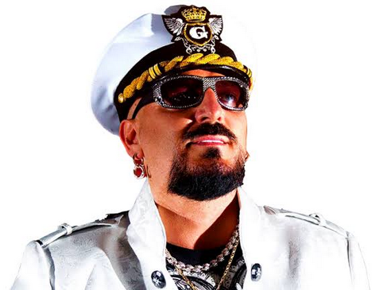 gigi agostino raus auslander allemagne migrant immigration