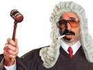 dabeull-juge-jugement-tribunal-marteau-lunettes-clope