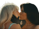 jenna-ortega-brune-kiss-bisou-baiser-embrasser-sabrina-carpenter-taste-clip-video